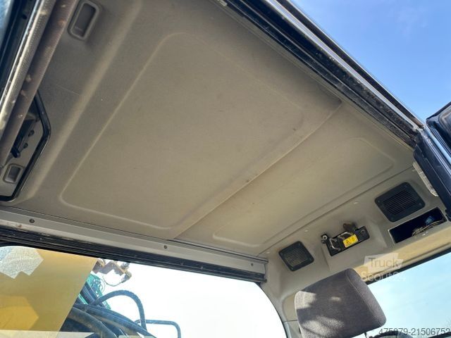 Chain excavator CATERPILLAR 325 FL CR / Gummipads