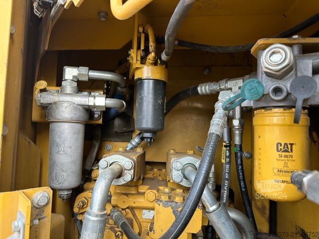 Chain excavator CATERPILLAR 325 FL CR / Gummipads