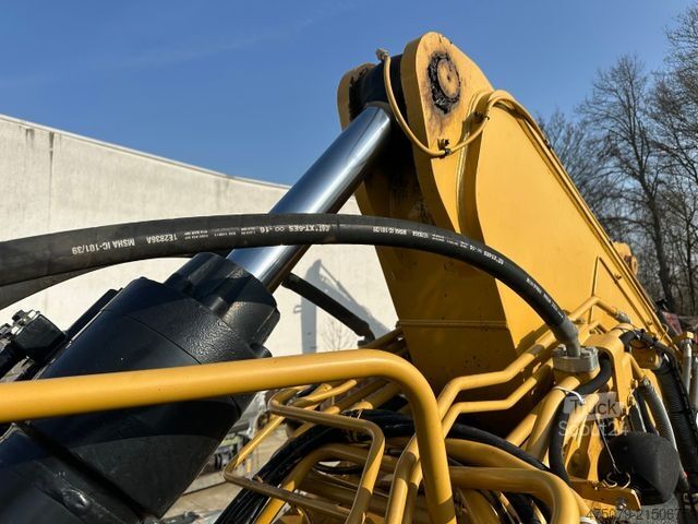 Chain excavator CATERPILLAR 325 FL CR / Gummipads