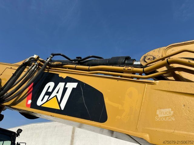 Chain excavator CATERPILLAR 325 FL CR / Gummipads