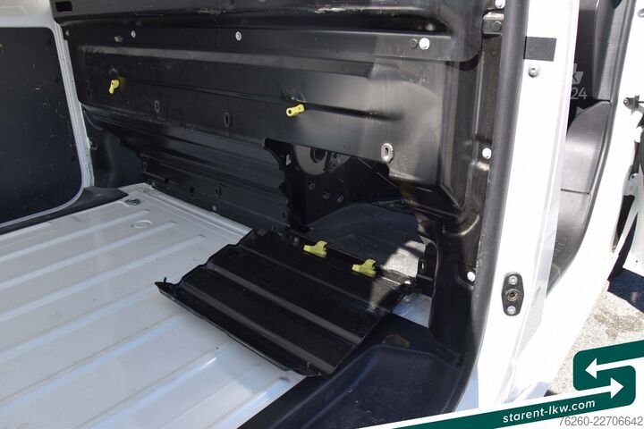 Панельний фургон FIAT Scudo Automatik AHK Xenon Navi Standheizung Temp