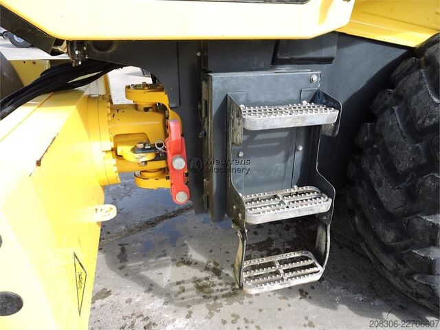 Walec jednobębnowy BOMAG BW226