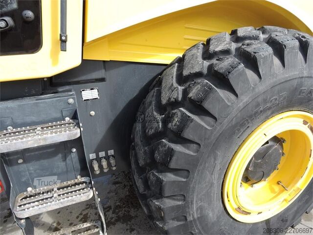 Walec jednobębnowy BOMAG BW226