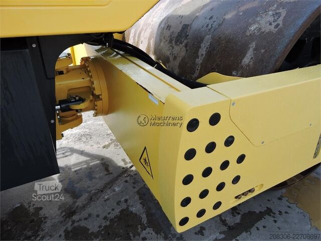 Walec jednobębnowy BOMAG BW226