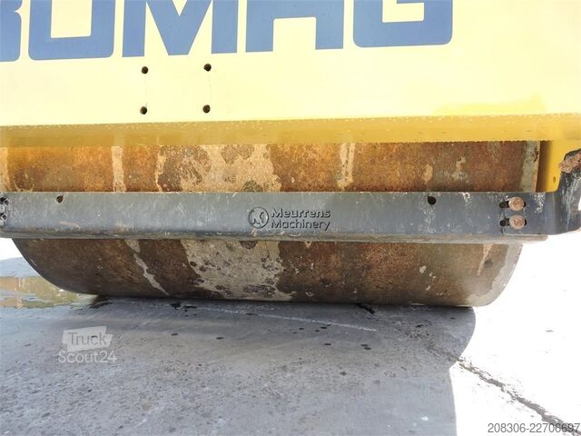Walec jednobębnowy BOMAG BW226