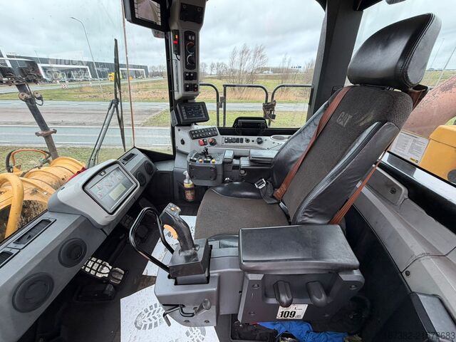 Carregadeira Caterpillar 988K