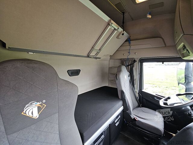 Standaard trekker IVECO S-WAY AS440S49 dubble Tank