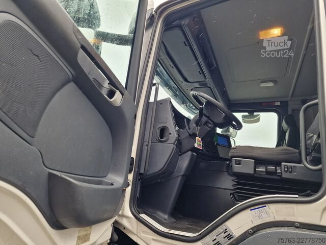 Walizka Scania P250 4x2 - Box with sidedoors - Zepro loadlift ...