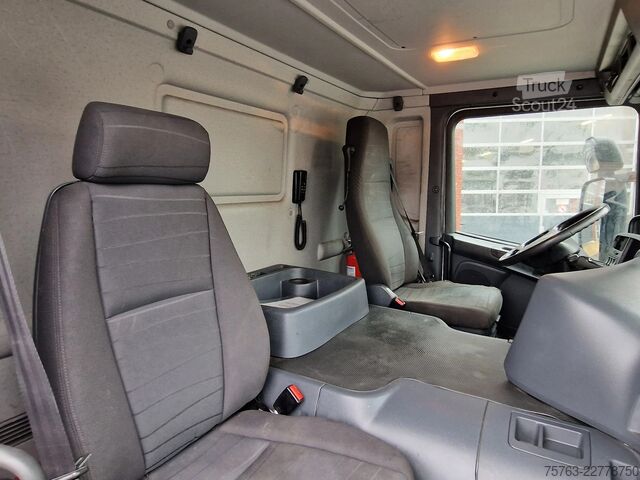 Walizka Scania P250 4x2 - Box with sidedoors - Zepro loadlift ...