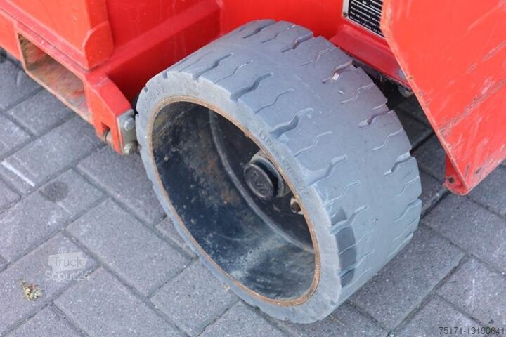 Scissor lift Holland Lift Ecostar HL-9710 Electric, 12m Working Height, 325k