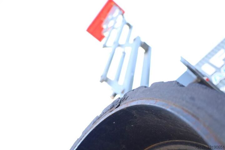 Ножичний підйомник Holland Lift Ecostar HL-9714 Electric, 12m Working Height, 325k