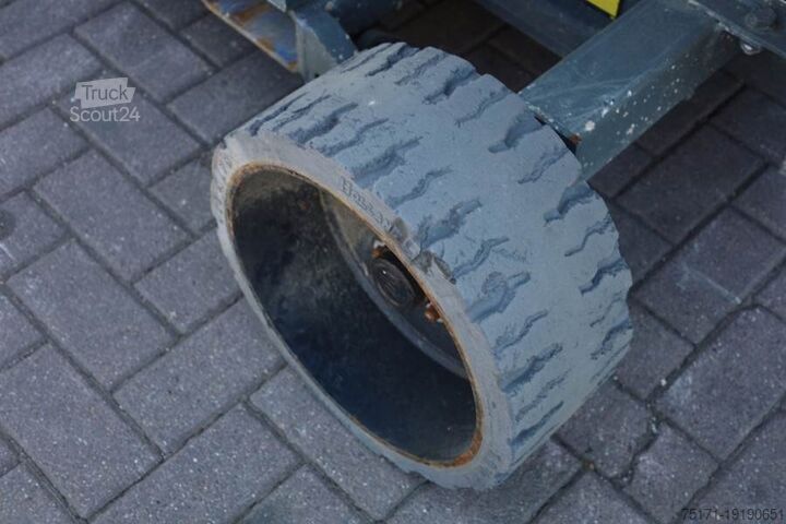 Scissor lift Holland Lift Ecostar HL-9714 Electric, 12m Working Height, 325k