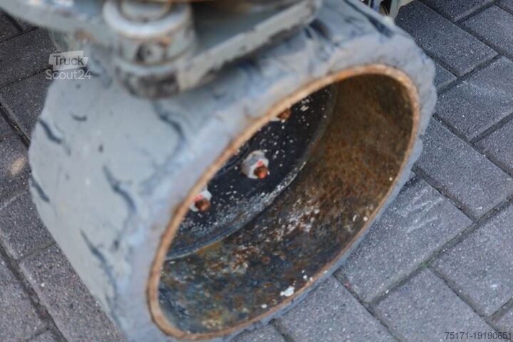 Scissor lift Holland Lift Ecostar HL-9714 Electric, 12m Working Height, 325k