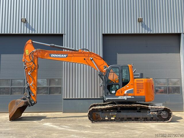 Pelle sur chenilles Doosan DX235LCR-5