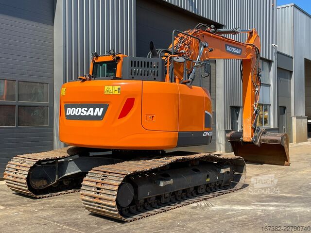 Pelle sur chenilles Doosan DX235LCR-5