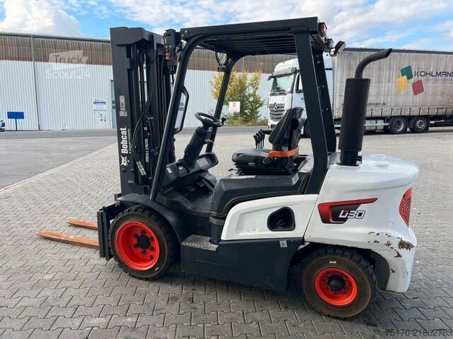възможен мотокар Bobcat D30NXS / nur 482h! / 12.2023 / SS