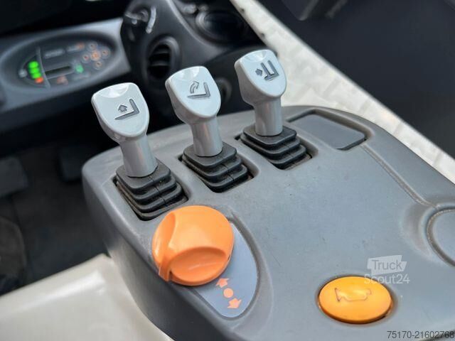 възможен мотокар Crown SCT6020-1.3 / Triplex 4,3m / 1.227h / 2017