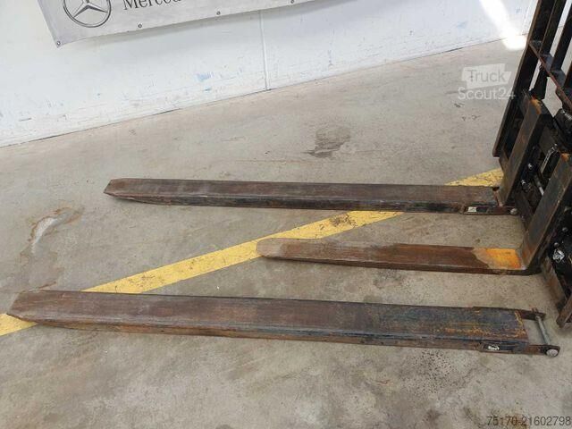 възможен мотокар Manitou MI 25 G / Triplex: 4.70m / nur 1.976h! / SS