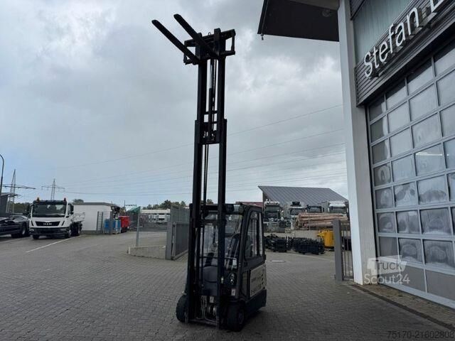 възможен мотокар Crown SCT6020-1.3 / Triplex 4,3m / Batterie 06/2020