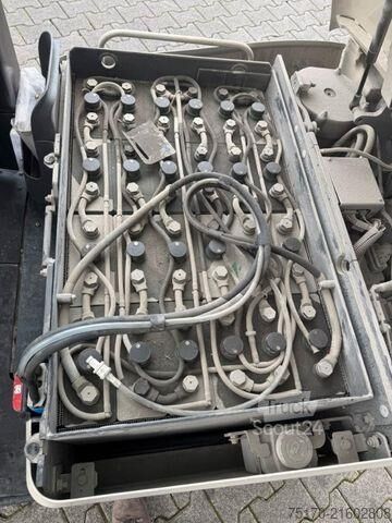 възможен мотокар Crown SCT6020-1.3 / Triplex 4,3m / Batterie 06/2020