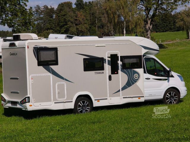 Poluintegrisani kamper CHAUSSON titanium 767 GA Automatik, Hubbett und Längsbett