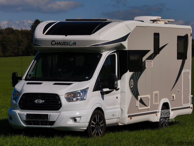 Poluintegrisani kamper CHAUSSON titanium 767 GA Automatik, Hubbett und Längsbett