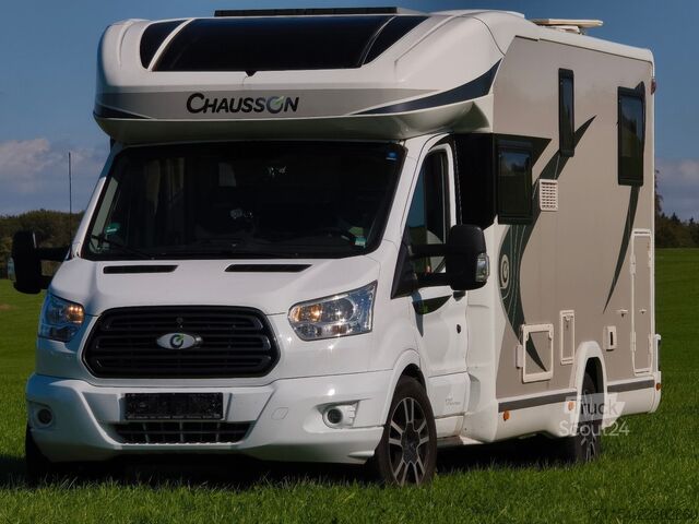 Poluintegrisani kamper CHAUSSON titanium 767 GA Automatik, Hubbett und Längsbett