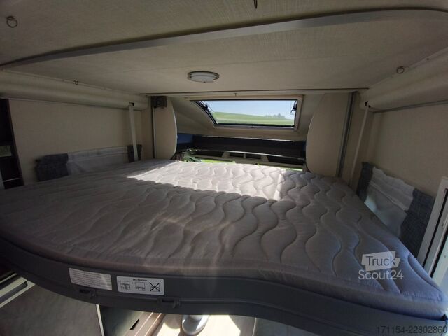 Poluintegrisani kamper CHAUSSON titanium 767 GA Automatik, Hubbett und Längsbett