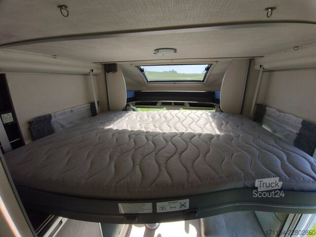 Poluintegrisani kamper CHAUSSON titanium 767 GA Automatik, Hubbett und Längsbett