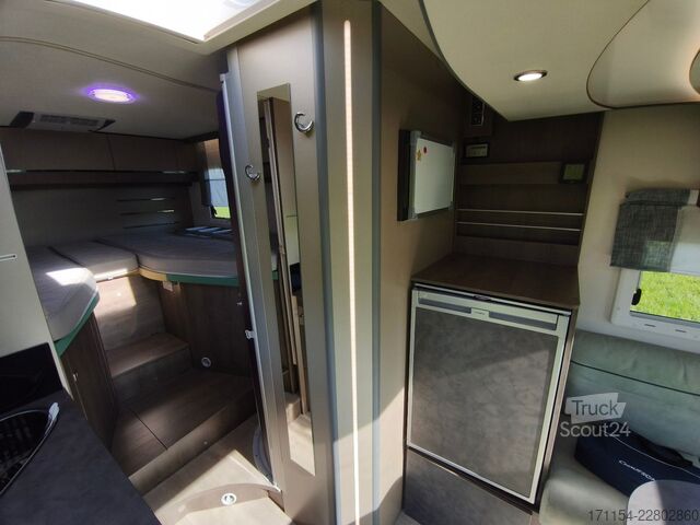 Poluintegrisani kamper CHAUSSON titanium 767 GA Automatik, Hubbett und Längsbett