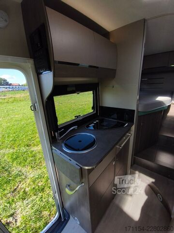 Poluintegrisani kamper CHAUSSON titanium 767 GA Automatik, Hubbett und Längsbett