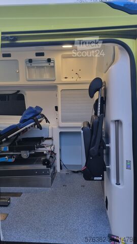 Ambulance Ford Transit Custom Krankenwagen