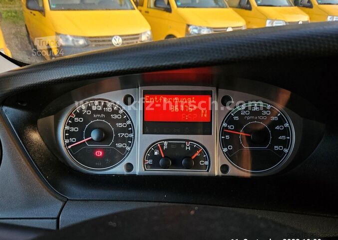 Dostavno vozilo s kesonom IVECO Daily 2.3 Koffer Luft. Auto org: 36.700KM 1.Hd