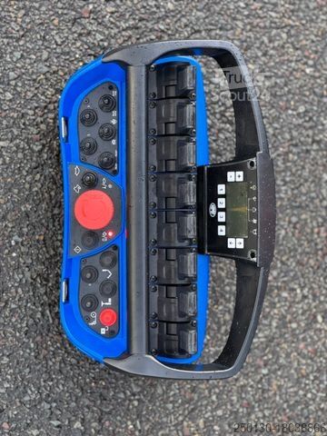 Schwerlast LKW/SZM MERCEDES-BENZ Arocs 2653 MP5 6x4 HMF 4020