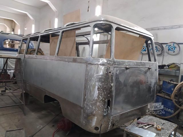 Minibüs MERCEDES-BENZ Vorgänger Sprinter O 319 Samba mit Faltdach AC