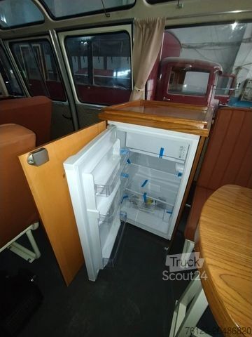 Minibüs MERCEDES-BENZ Vorgänger Sprinter O 319 Samba mit Faltdach AC