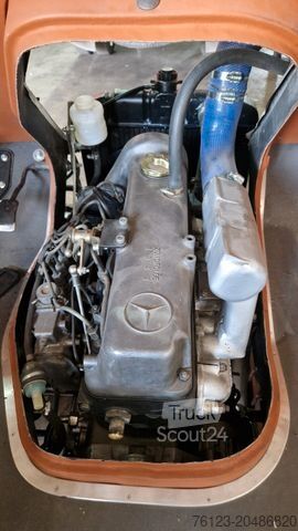 Minibüs MERCEDES-BENZ Vorgänger Sprinter O 319 Samba mit Faltdach AC