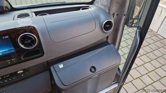 Minibus MERCEDES-BENZ 519 und 517 Glasdach XXL 20 Sitze Stock