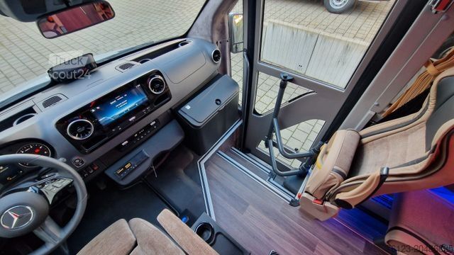 Minibus MERCEDES-BENZ 519 und 517 Glasdach XXL 20 Sitze Stock