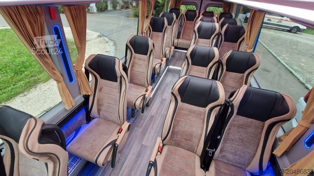 Minibus MERCEDES-BENZ 519 und 517 Glasdach XXL  20 Sitze Stock