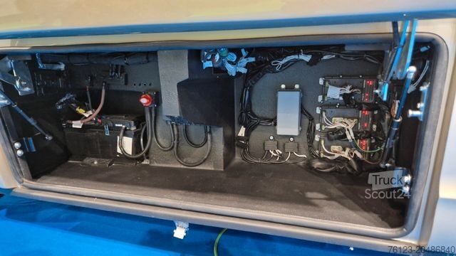 Minibus IVECO Daily 70 Vorlauffahrzeug Ferqui Sunrise 2,5 m B