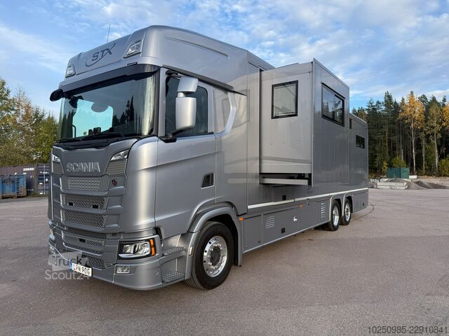 Ylellinen kuorma-autoasuntoauto Scania S500 STX
