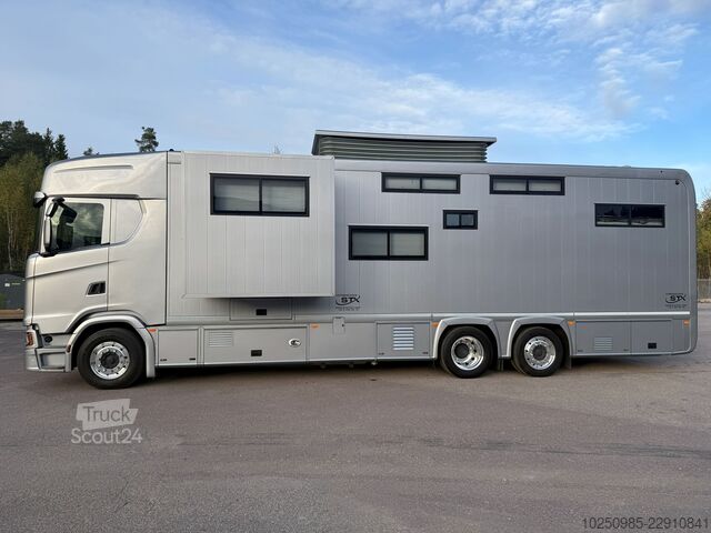 Ylellinen kuorma-autoasuntoauto Scania S500 STX