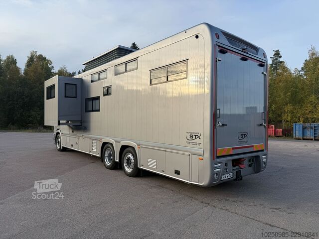 Ylellinen kuorma-autoasuntoauto Scania S500 STX