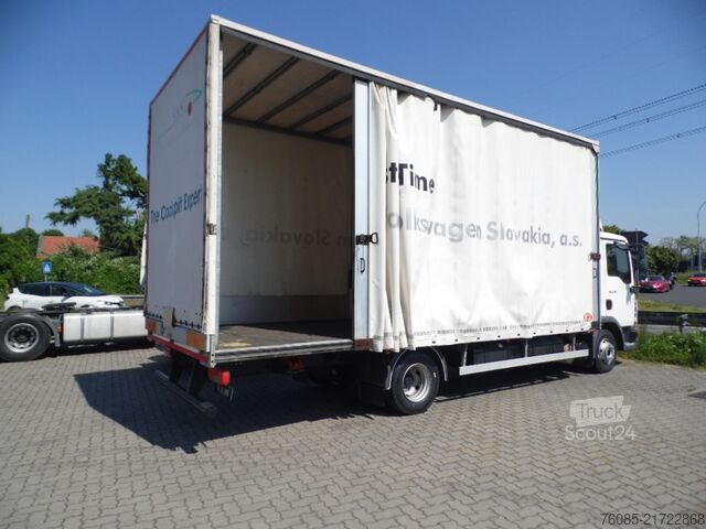 Nákladné auto s plochou korbou a plachtou MAN TGL 8.150