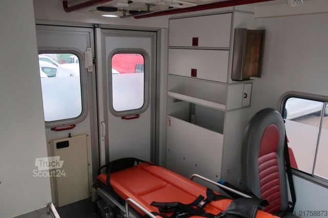 Autospecială de pompieri MERCEDES-BENZ Sprinter RTW 519CDI 1.Hand/ Navi / Fzg Nr: A79