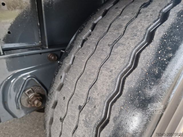 Atvērta puspiekabe ar tentu WIELTON NS3K Curtainsider Edscha