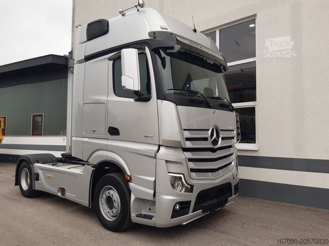 Standardní tahač MERCEDES-BENZ Actros 1851LS MP5 Gigaspace Retarder ADA Xenon