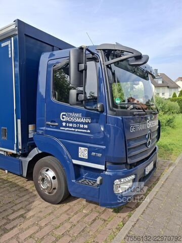 Camion de boissons Atego 818 