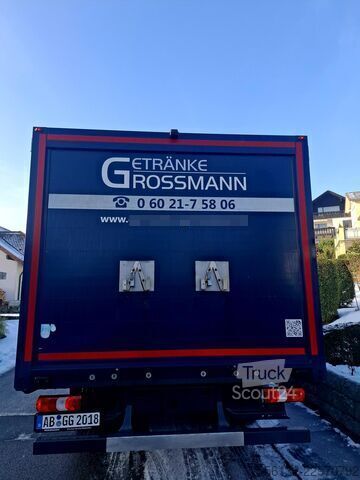 Camion de boissons Atego 818 